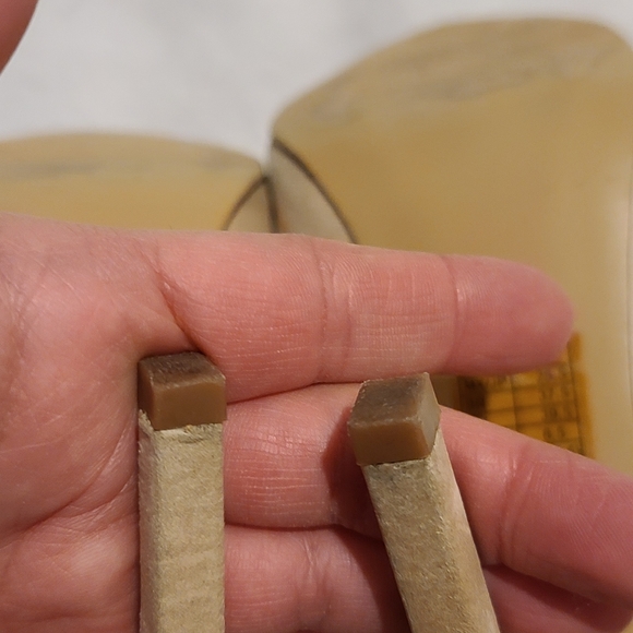 FOREVER 21 NUDE/Cream Faux Suede Pointy Toe Heeled pumps Size 8.5 - Picture 6 of 10